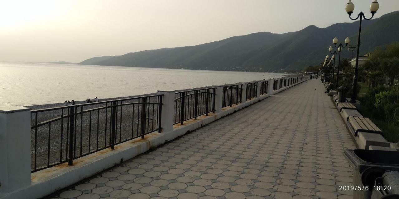 Уютная Комната Gagra Exterior foto